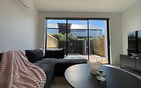 Luxury 2 Bedroom Townhouse Opposite Merivale Mall