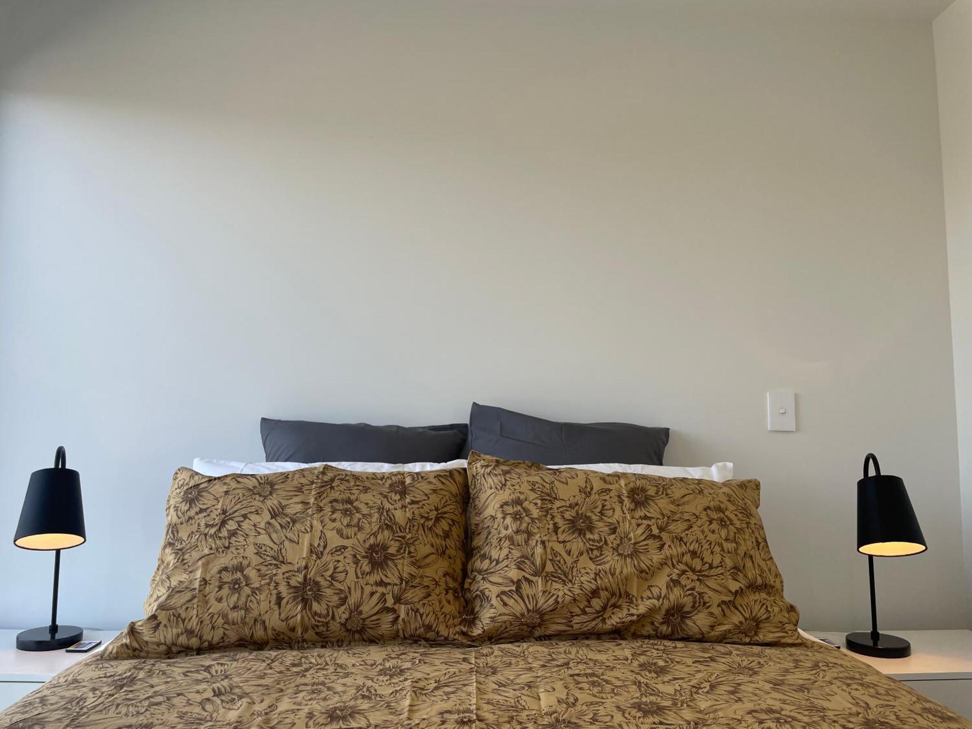 Luxury 2 Bedroom Townhouse Opposite Merivale Mall Christchurch Exterior photo
