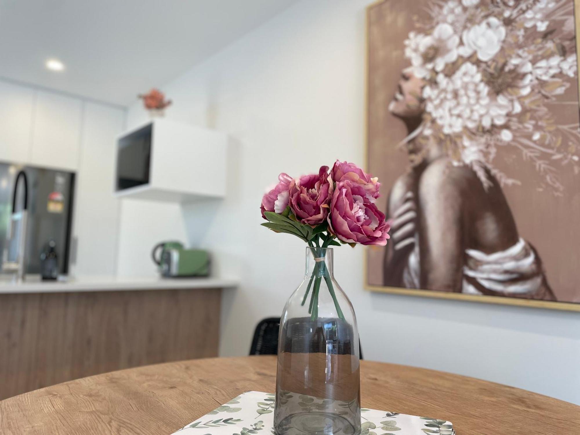 Luxury 2 Bedroom Townhouse Opposite Merivale Mall Christchurch Exterior photo