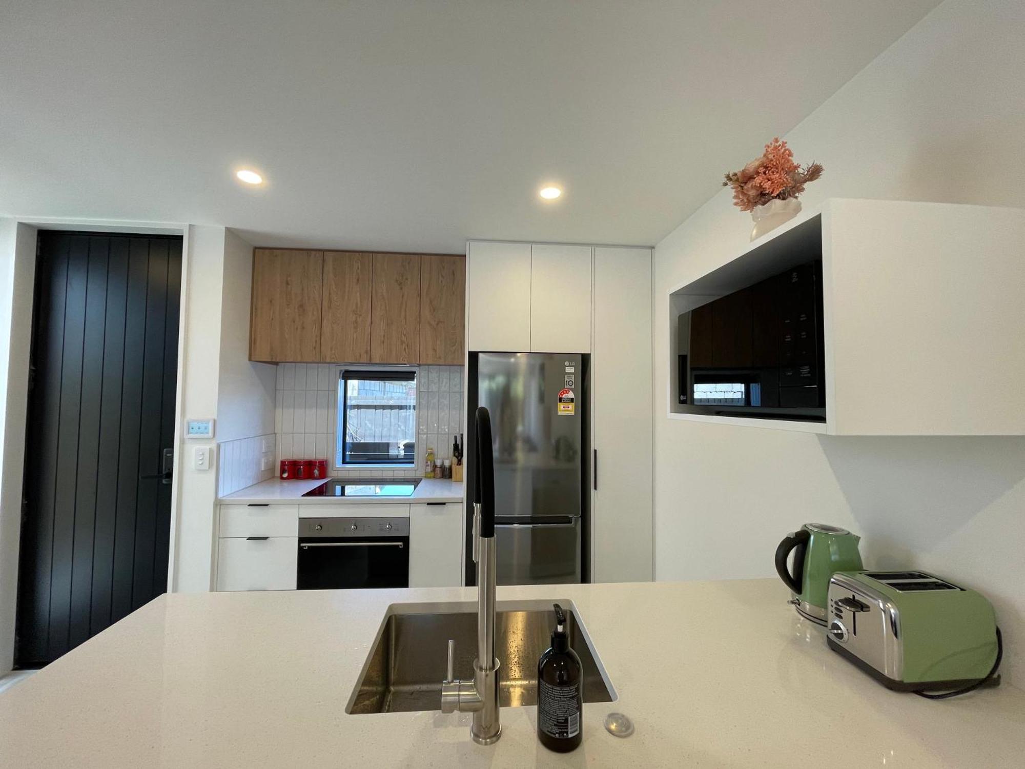 Luxury 2 Bedroom Townhouse Opposite Merivale Mall Christchurch Exterior photo