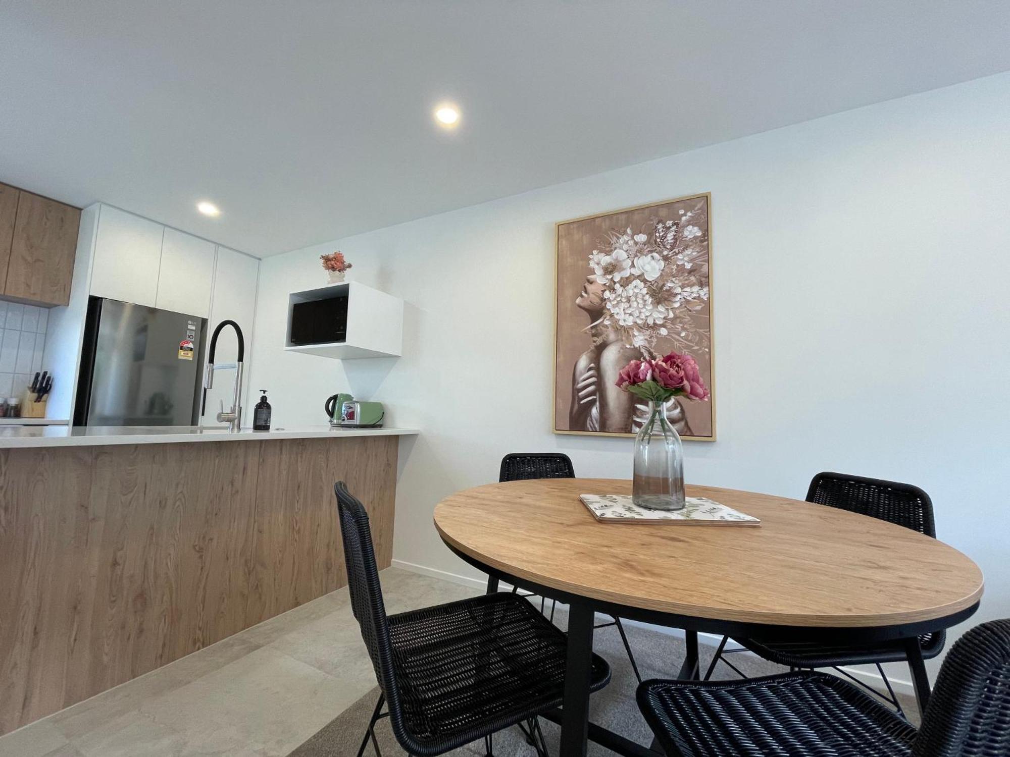 Luxury 2 Bedroom Townhouse Opposite Merivale Mall Christchurch Exterior photo