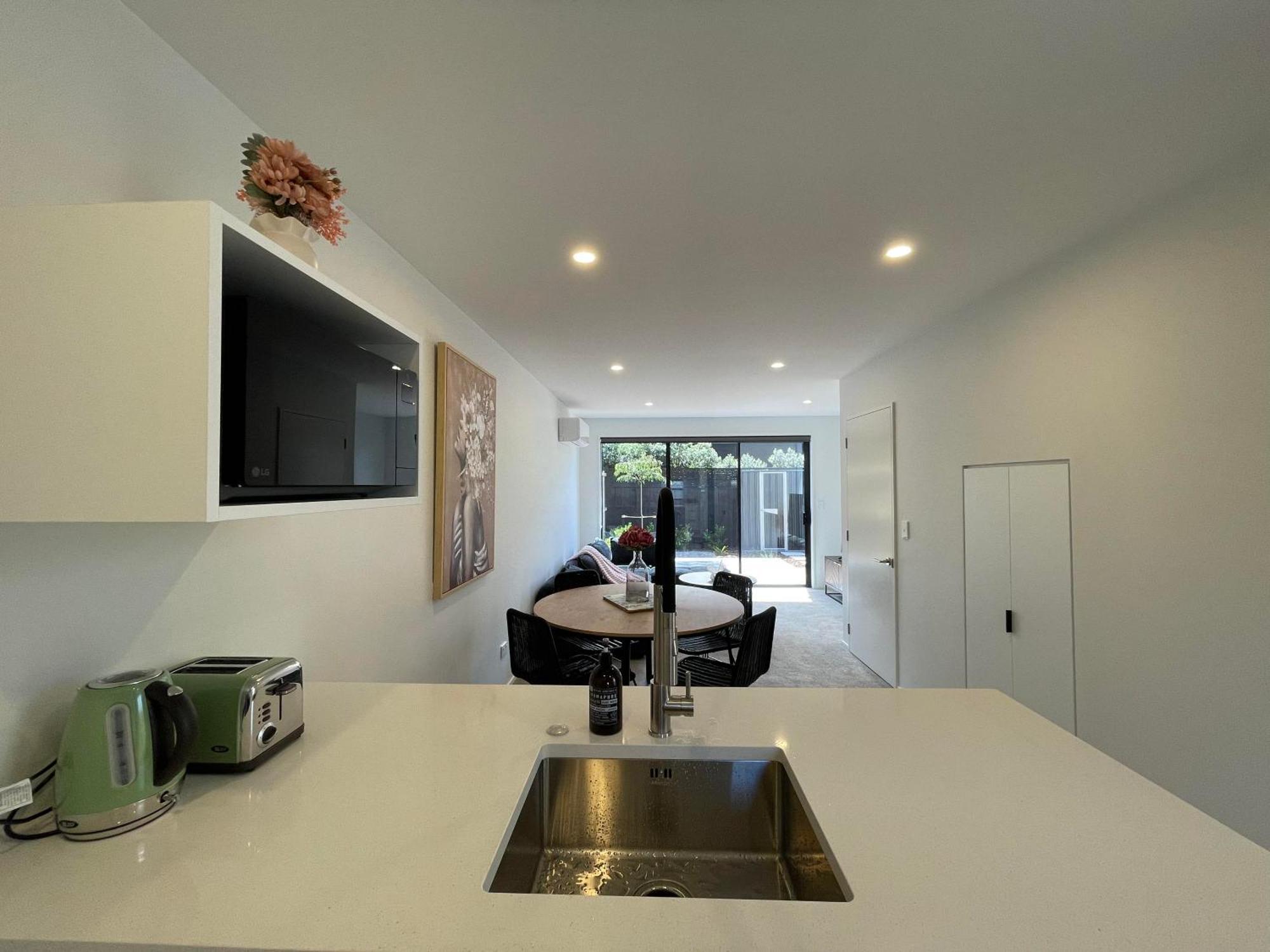 Luxury 2 Bedroom Townhouse Opposite Merivale Mall Christchurch Exterior photo