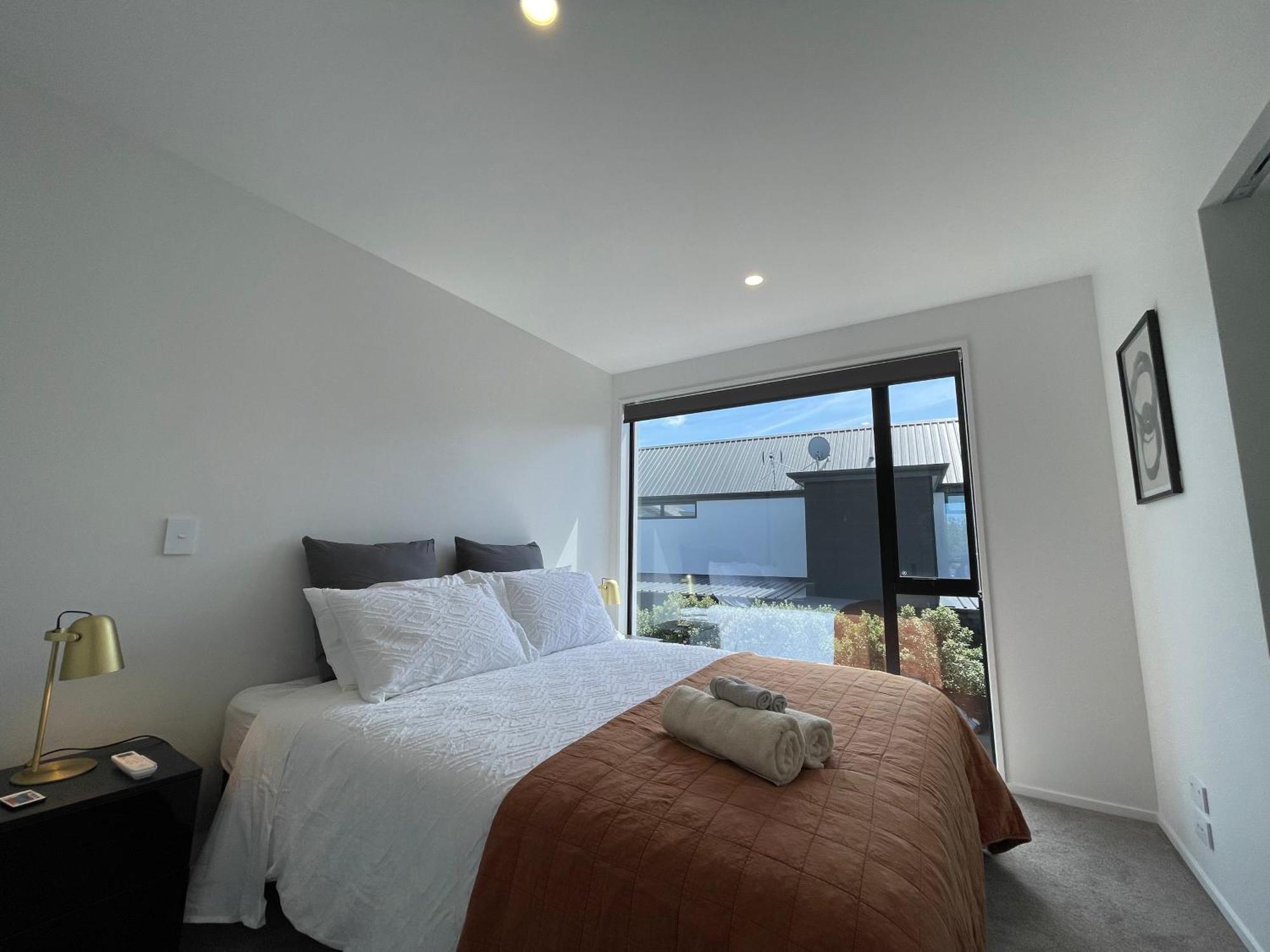 Luxury 2 Bedroom Townhouse Opposite Merivale Mall Christchurch Exterior photo
