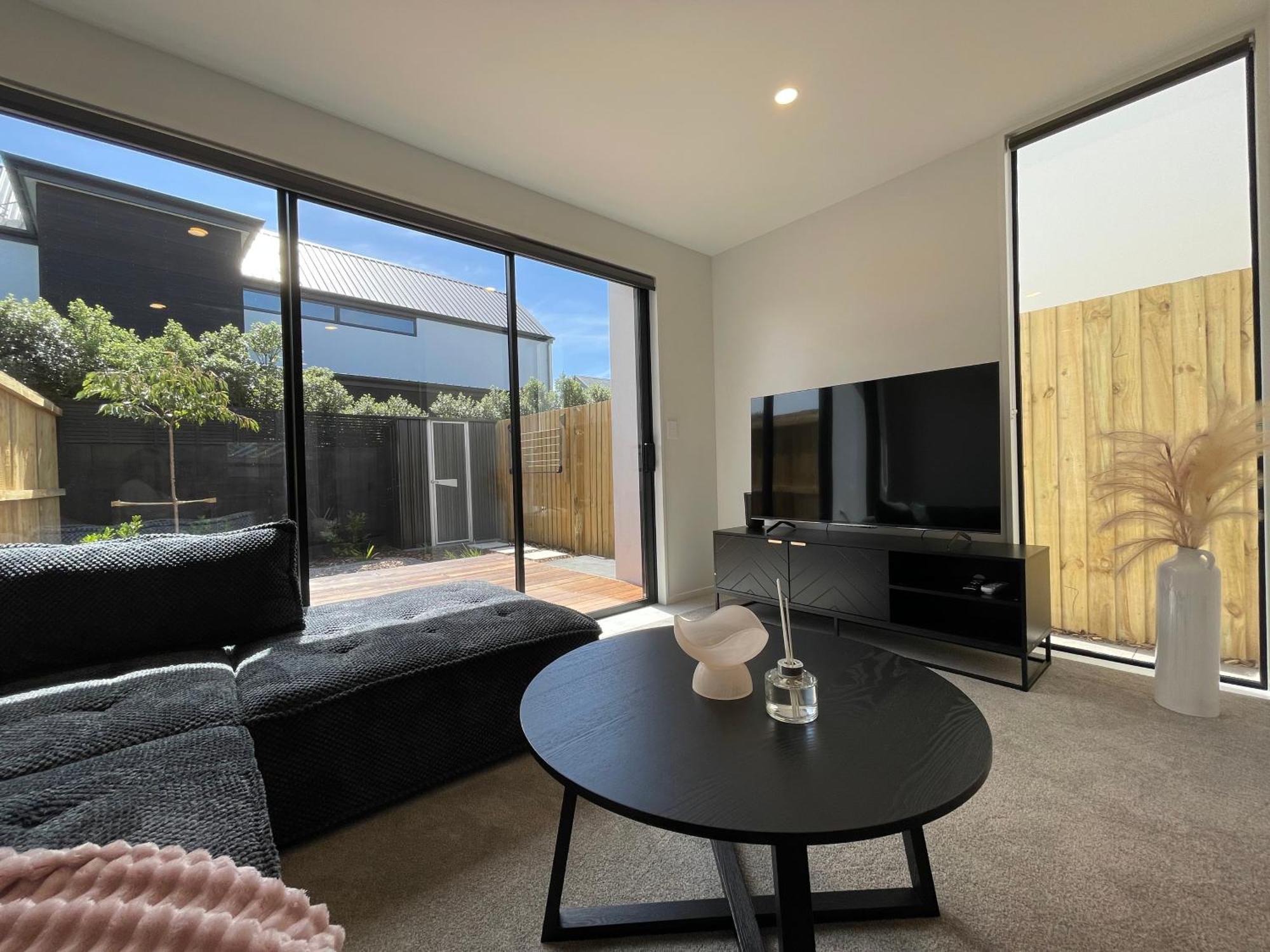 Luxury 2 Bedroom Townhouse Opposite Merivale Mall Christchurch Exterior photo